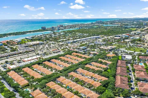17 Oakleaf Court Tequesta FL 33469