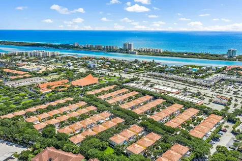 17 Oakleaf Court Tequesta FL 33469
