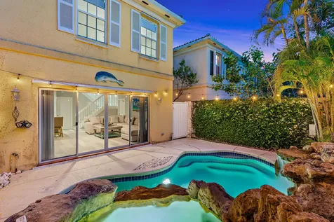 17 Oakleaf Court Tequesta FL 33469