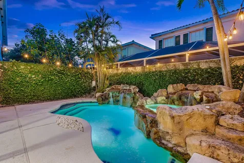 17 Oakleaf Court Tequesta FL 33469
