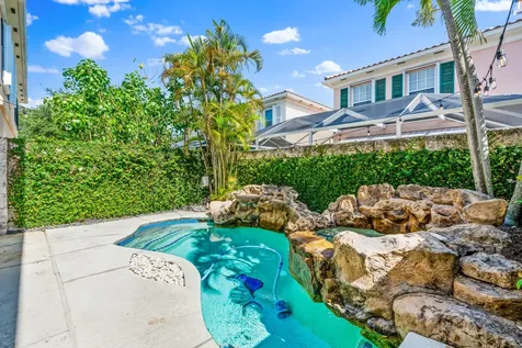 17 Oakleaf Court Tequesta FL 33469
