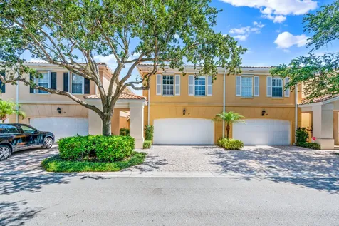 17 Oakleaf Court Tequesta FL 33469