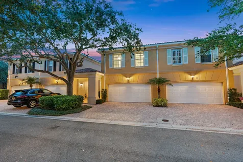 17 Oakleaf Court Tequesta FL 33469
