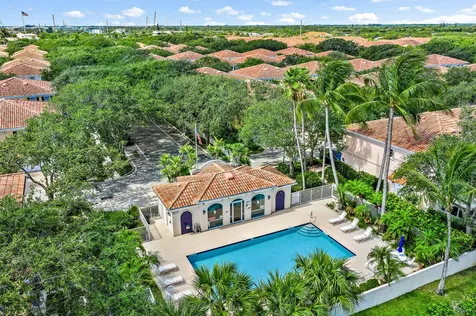 17 Oakleaf Court Tequesta FL 33469