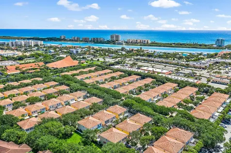 17 Oakleaf Court Tequesta FL 33469
