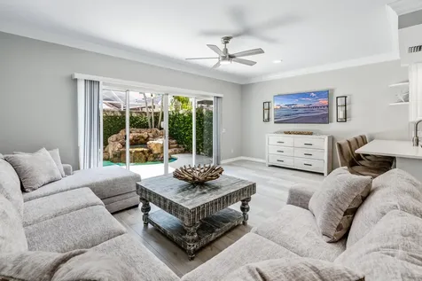 17 Oakleaf Court Tequesta FL 33469