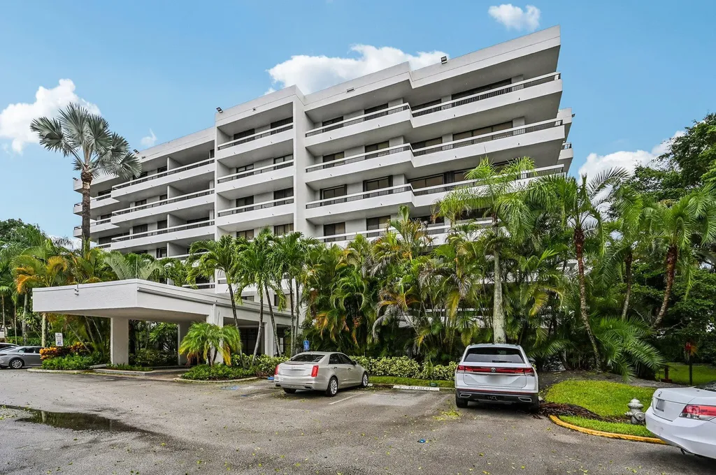 23200 Camino Del Mar Boca Raton FL 33433