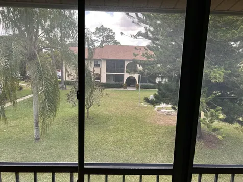 304 Knotty Pine Circle Greenacres FL 33463