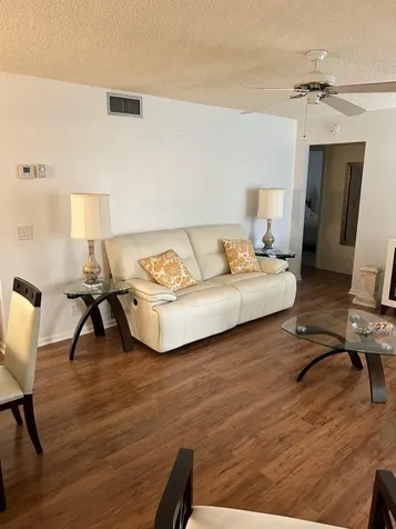 304 Knotty Pine Circle Greenacres FL 33463