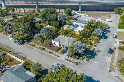 2401 Ridgeway Avenue West Palm Beach FL 33401