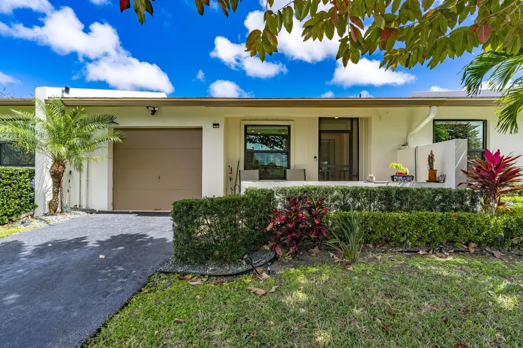 15812 Philodendron Circle Delray Beach FL 33484