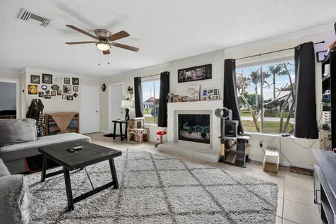 2289 Se Carnation Avenue Port Saint Lucie FL 34952