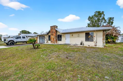 2289 Se Carnation Avenue Port Saint Lucie FL 34952