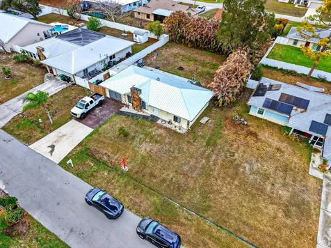 2289 Se Carnation Avenue Port Saint Lucie FL 34952