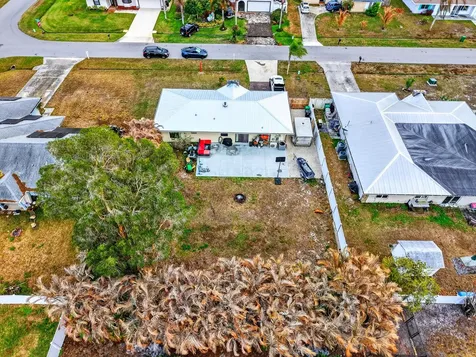 2289 Se Carnation Avenue Port Saint Lucie FL 34952