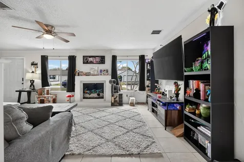 2289 Se Carnation Avenue Port Saint Lucie FL 34952