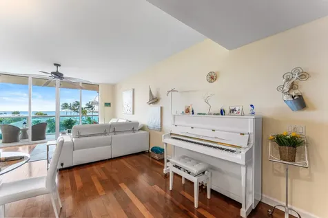 2650 Lake Shore Drive Riviera Beach FL 33404