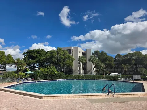 1001 Colony Point Circle Pembroke Pines FL 33026