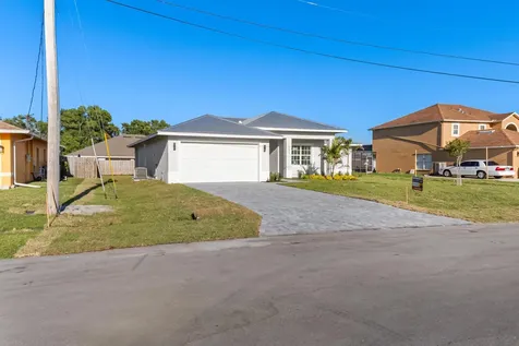 5271 Nw Mayfield Lane Port Saint Lucie FL 34983