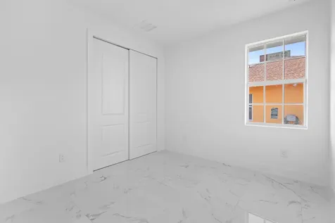 5271 Nw Mayfield Lane Port Saint Lucie FL 34983