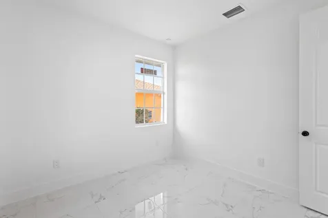 5271 Nw Mayfield Lane Port Saint Lucie FL 34983