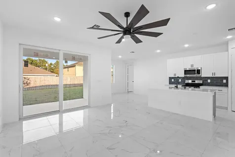 5271 Nw Mayfield Lane Port Saint Lucie FL 34983