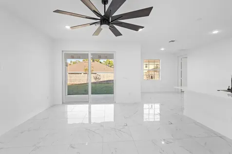 5271 Nw Mayfield Lane Port Saint Lucie FL 34983