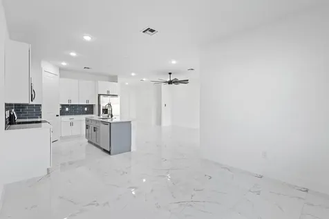 5271 Nw Mayfield Lane Port Saint Lucie FL 34983