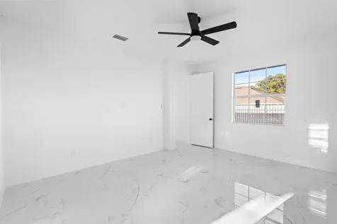 5271 Nw Mayfield Lane Port Saint Lucie FL 34983