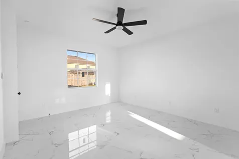 5271 Nw Mayfield Lane Port Saint Lucie FL 34983