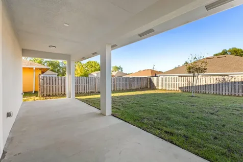 5271 Nw Mayfield Lane Port Saint Lucie FL 34983