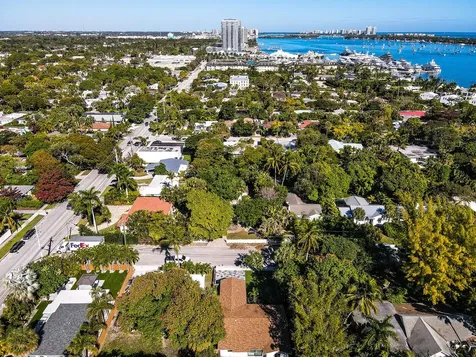 222 30th Street West Palm Beach FL 33407