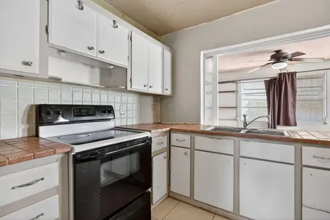 4561 Nw 16th Avenue Tamarac FL 33309