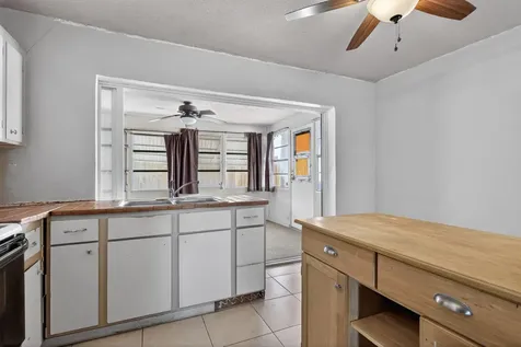 4561 Nw 16th Avenue Tamarac FL 33309