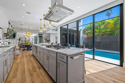 549 Ne 10th Avenue Fort Lauderdale FL 33301