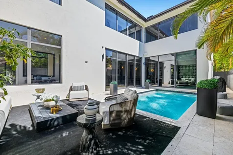 549 Ne 10th Avenue Fort Lauderdale FL 33301
