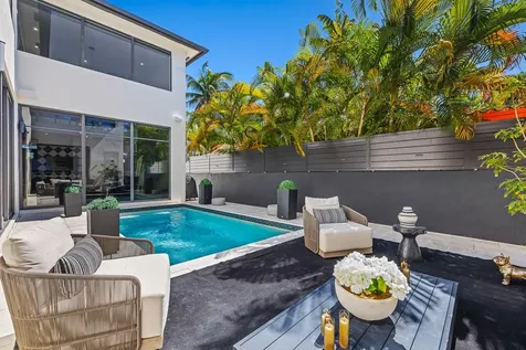 549 Ne 10th Avenue Fort Lauderdale FL 33301