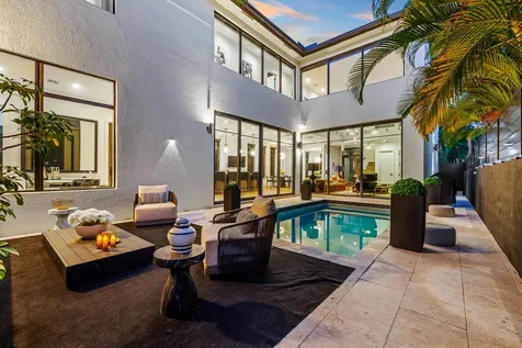 549 Ne 10th Avenue Fort Lauderdale FL 33301