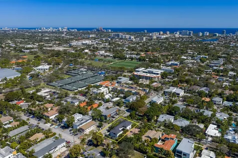 549 Ne 10th Avenue Fort Lauderdale FL 33301