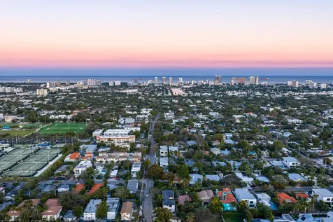 549 Ne 10th Avenue Fort Lauderdale FL 33301