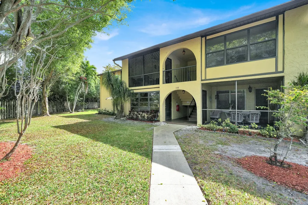 330 Pine Ridge Circle Greenacres FL 33463