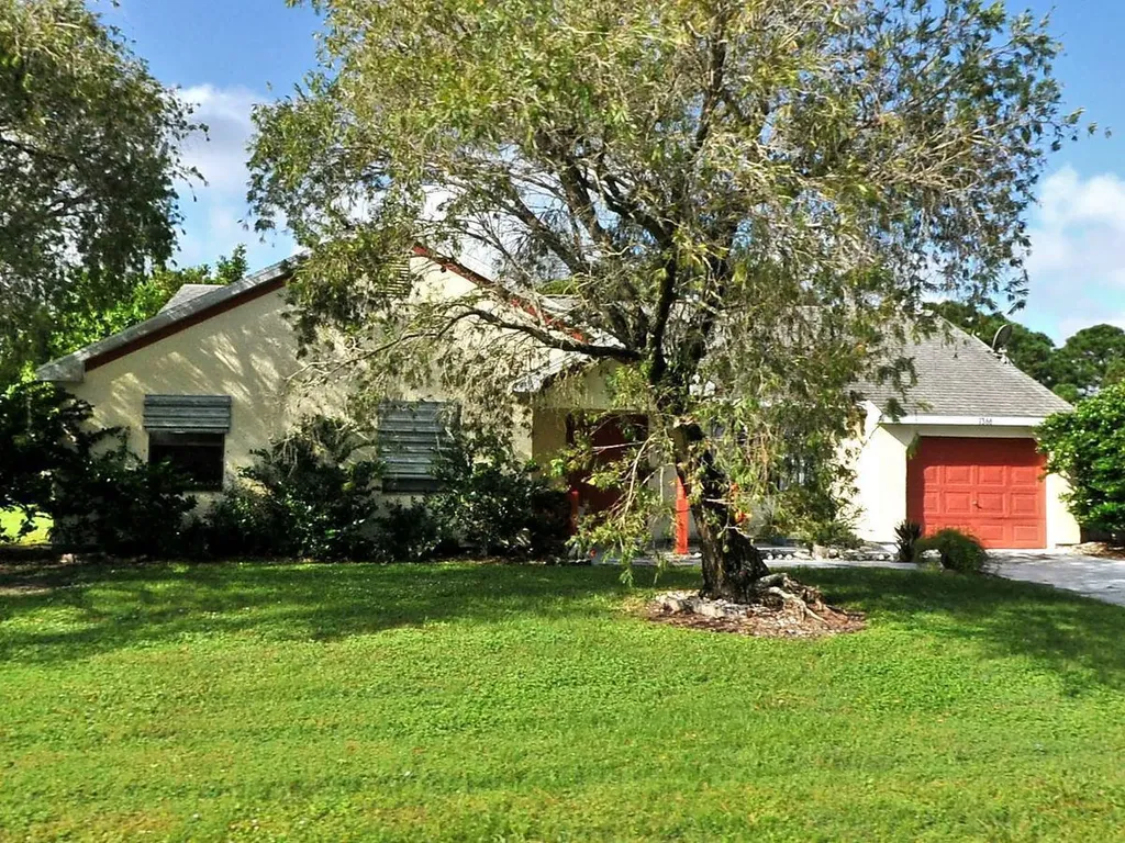 1366 Se Arenson Lane Port Saint Lucie FL 34952