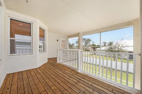 206 Nw Magnolia Lakes Boulevard Port Saint Lucie FL 34986
