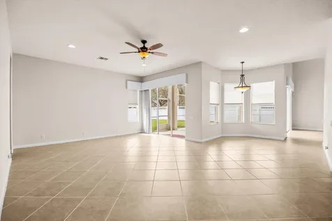 206 Nw Magnolia Lakes Boulevard Port Saint Lucie FL 34986