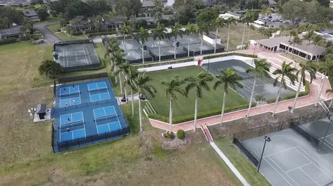 2800 Twin Oaks Way Wellington FL 33414
