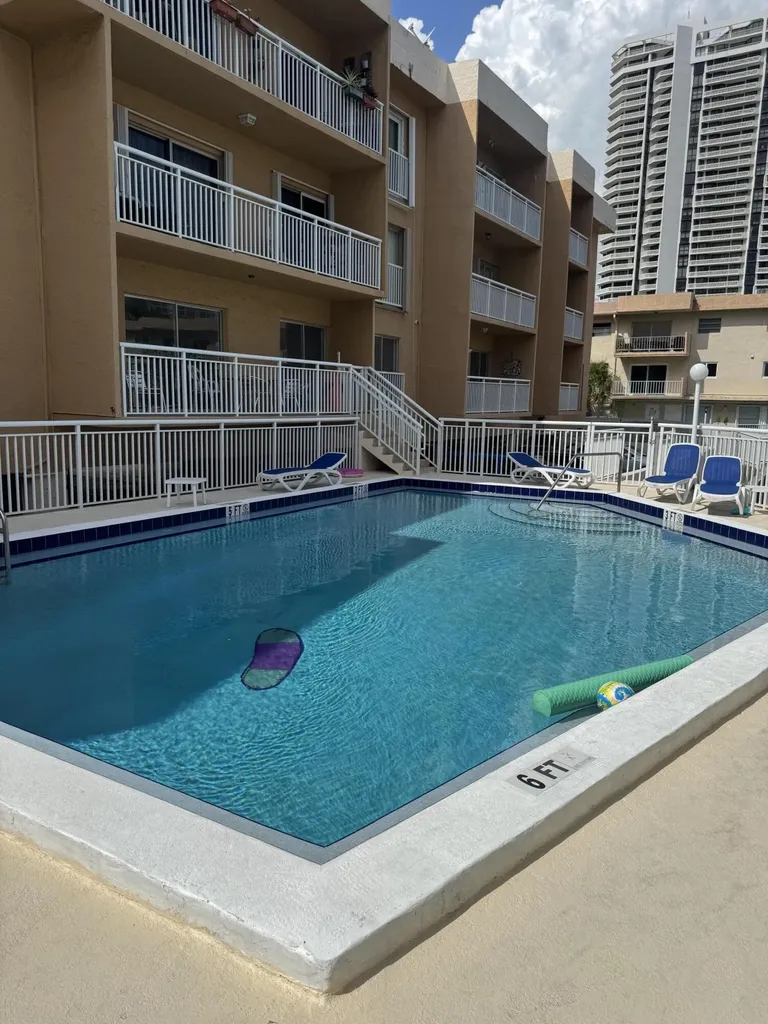 17051 Ne 35th Avenue North Miami Beach FL 33160
