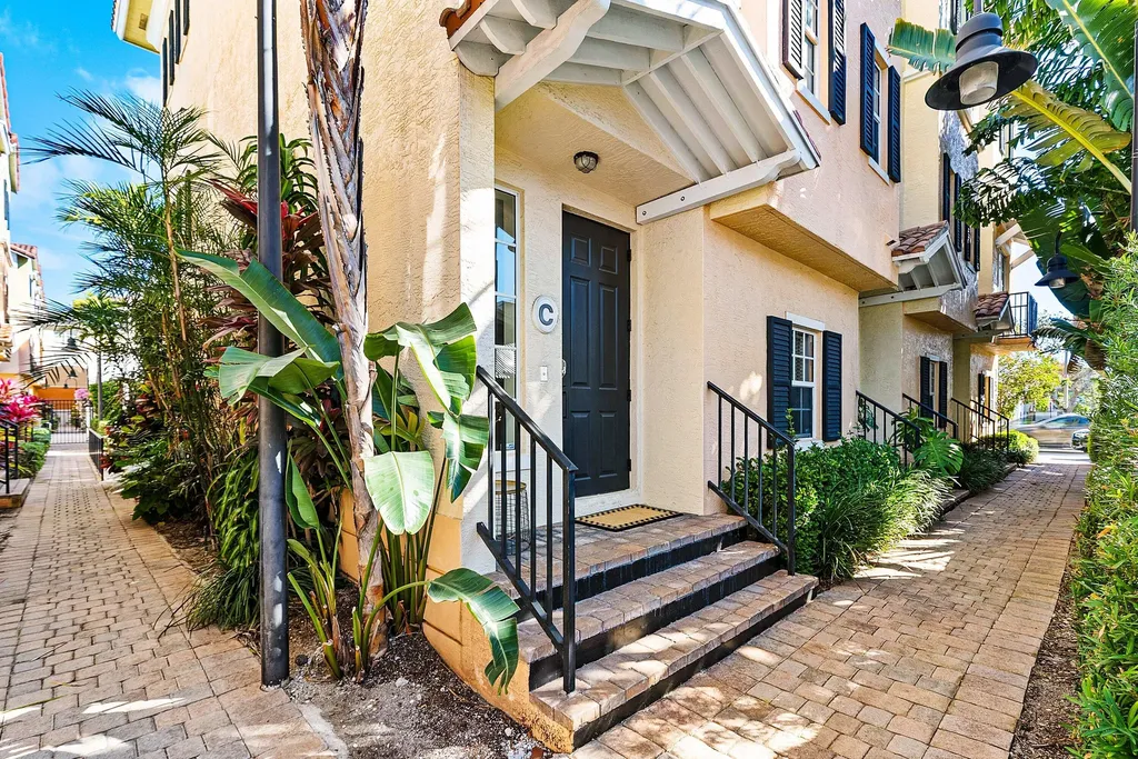 150 Ne 6th Avenue Delray Beach FL 33483