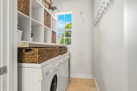 150 Ne 6th Avenue Delray Beach FL 33483