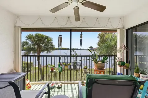304 Liberty Court Deerfield Beach FL 33442
