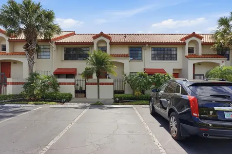 304 Liberty Court Deerfield Beach FL 33442